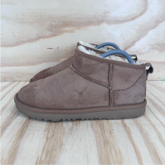 UGG Australia - Classic Ultra Mini - Boots - Brown - Women's - 7 - S/N 1130750K - Picture 3 of 10
